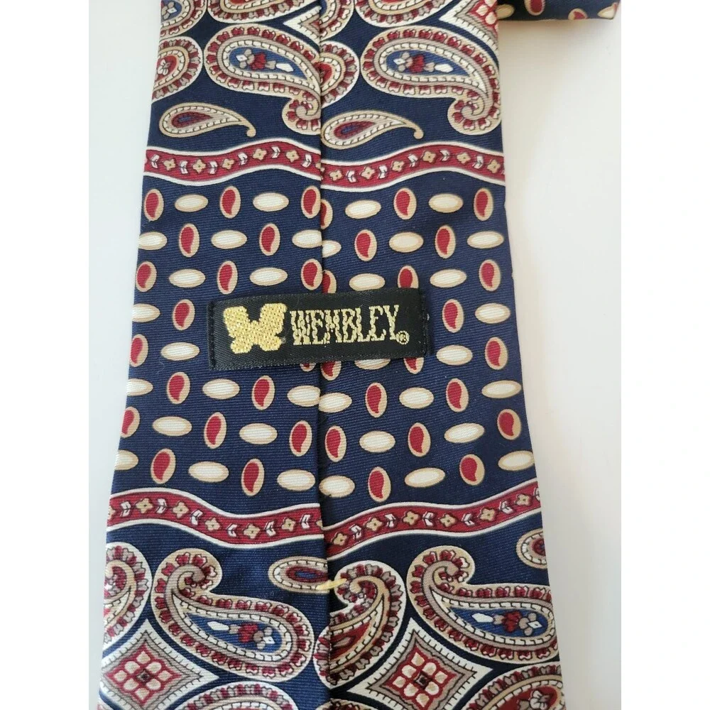 Wembley Men's Tie Navy Blue Red Paisley 100%‎ Silk Classic Pattern